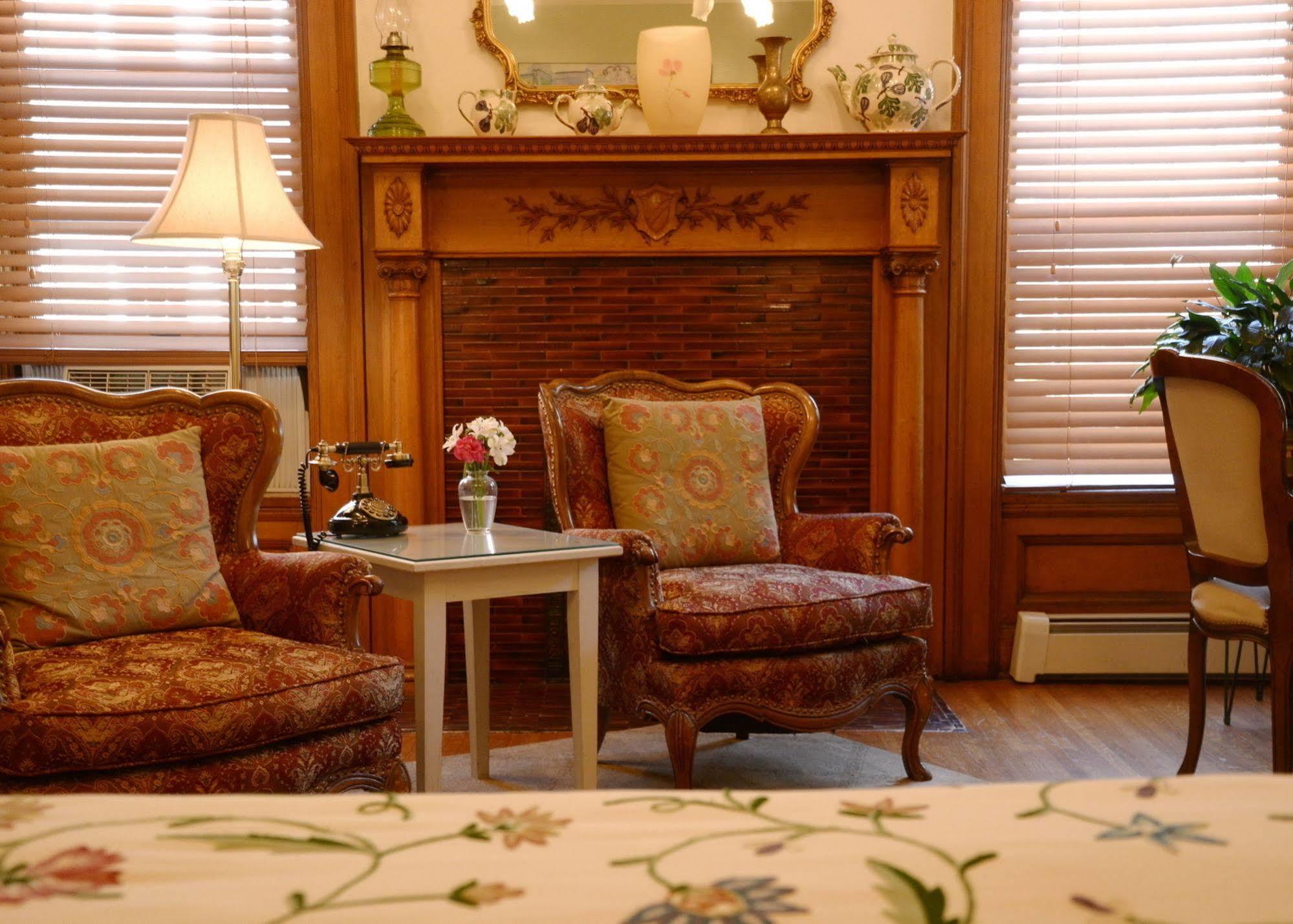 Capitol Hill Mansion B&B Inn Денвър Екстериор снимка